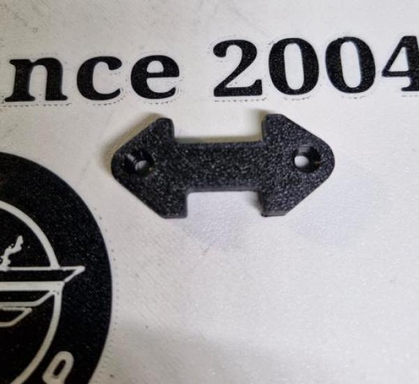 Zündapp Kabelklemme / Zugentlastung für Typ 517 / 529 / 530 mit rundem Doppel-Tachogehäuse Ersatzteilenummer: 517-16.384